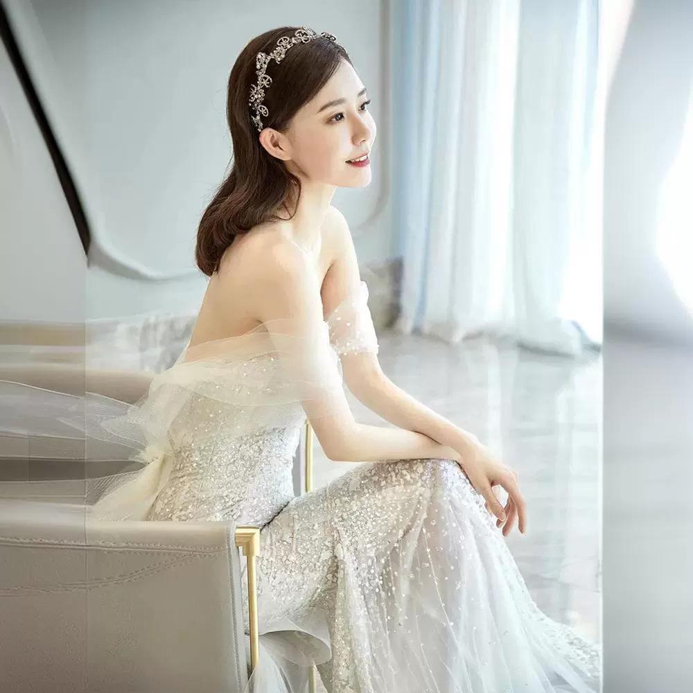 Fishtail Light Wedding Dress New Summer Bride One-word Shoulder Travel Photo Small Trailing Wedding Dress Annual Meeting Host Dress