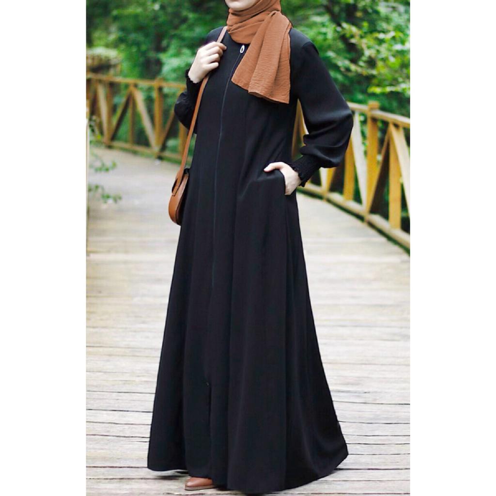 Abaya Hma Sultan Mevlana rozkloszowana w kolorze czarnym