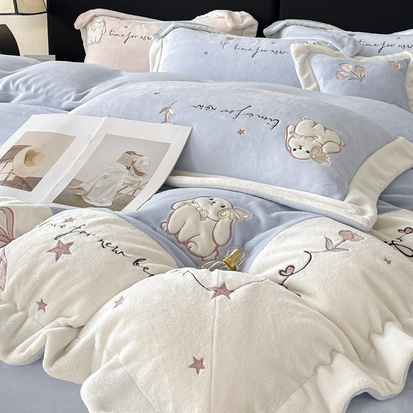 

Explosive Thickened Milk Fleece Four-Piece Warm Double-Sided Fleece Coral Fleece Heavy Industry Embroidery Quilt 1.8m Sheet 4pc