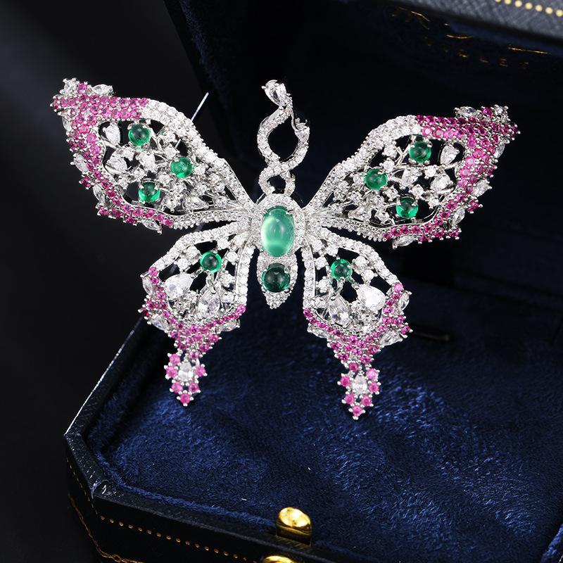SKEDS Moda Squisita Spilla a Forma di Farfalla Full Crystal Per Donne Ragazze High-end Classica Strass Lucida Distintivi per Giacca Suit