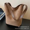 Simple retro large-capacity bag women's 2025 new commuter versatile messenger bag fashionable shoulder underarm bucket bag
