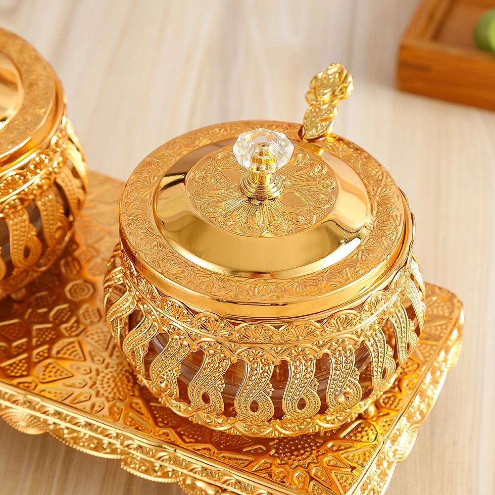 Golden Seasoning Jar Hollowed-out Metal Golden Salt Shaker Kitchen Storage Box Seasoning Box Spice Jars Set Salt Organizer