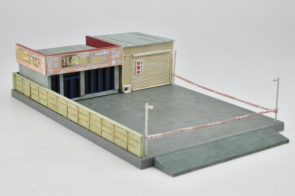 TOMYTEC Building Collection 043-3 Closed Maintenance Shop Diorama Supplies
