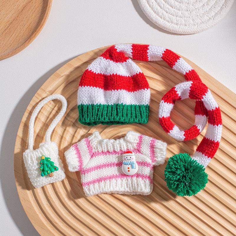 Labubu Christmas Sweater & Accessories Set for All Generations Keychain