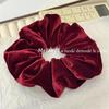Elegant Velvet Scrunchie: Retro Women's Ponytail Hair Accessory