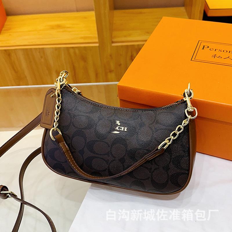 New Underarm Women's Bag Classic Versatile Messenger Bag Chain Printed Shoulder Crescent Bag