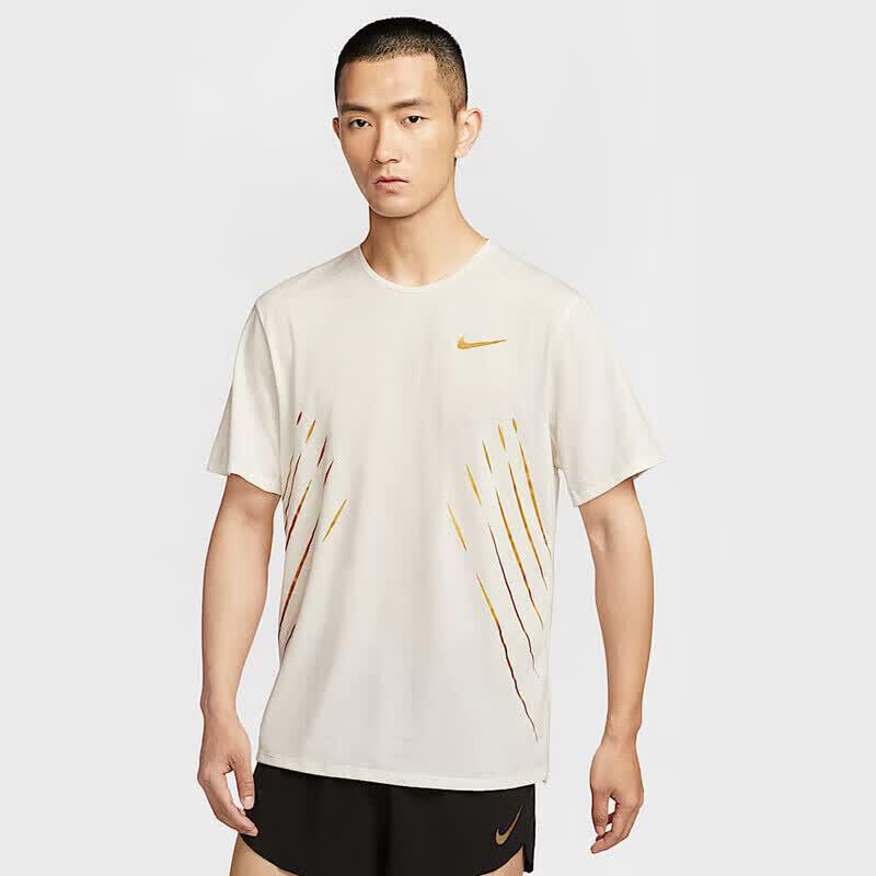 Nike Men s Short-Sleeve Casual T-Shirt 2XL
