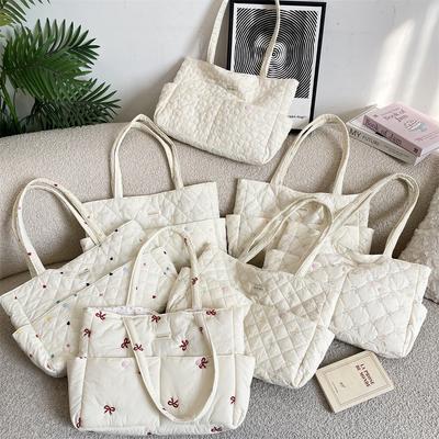 New Quilted Floral Tote Bag for Women Versatile Shoulder Armpit Handbag Large Capacity Commuter Bag