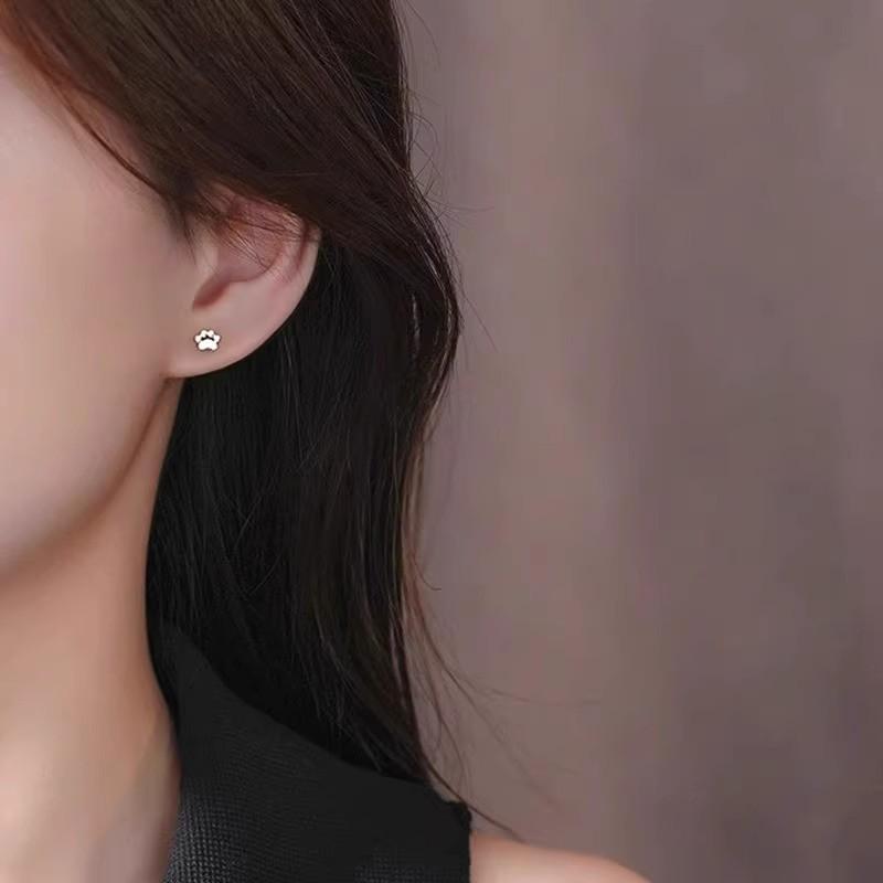 Roztomilé náušnice pecky kočičí tlapky v korejském stylu pro ženy - Jednoduché, krásné a všestranné studentské doplňky.