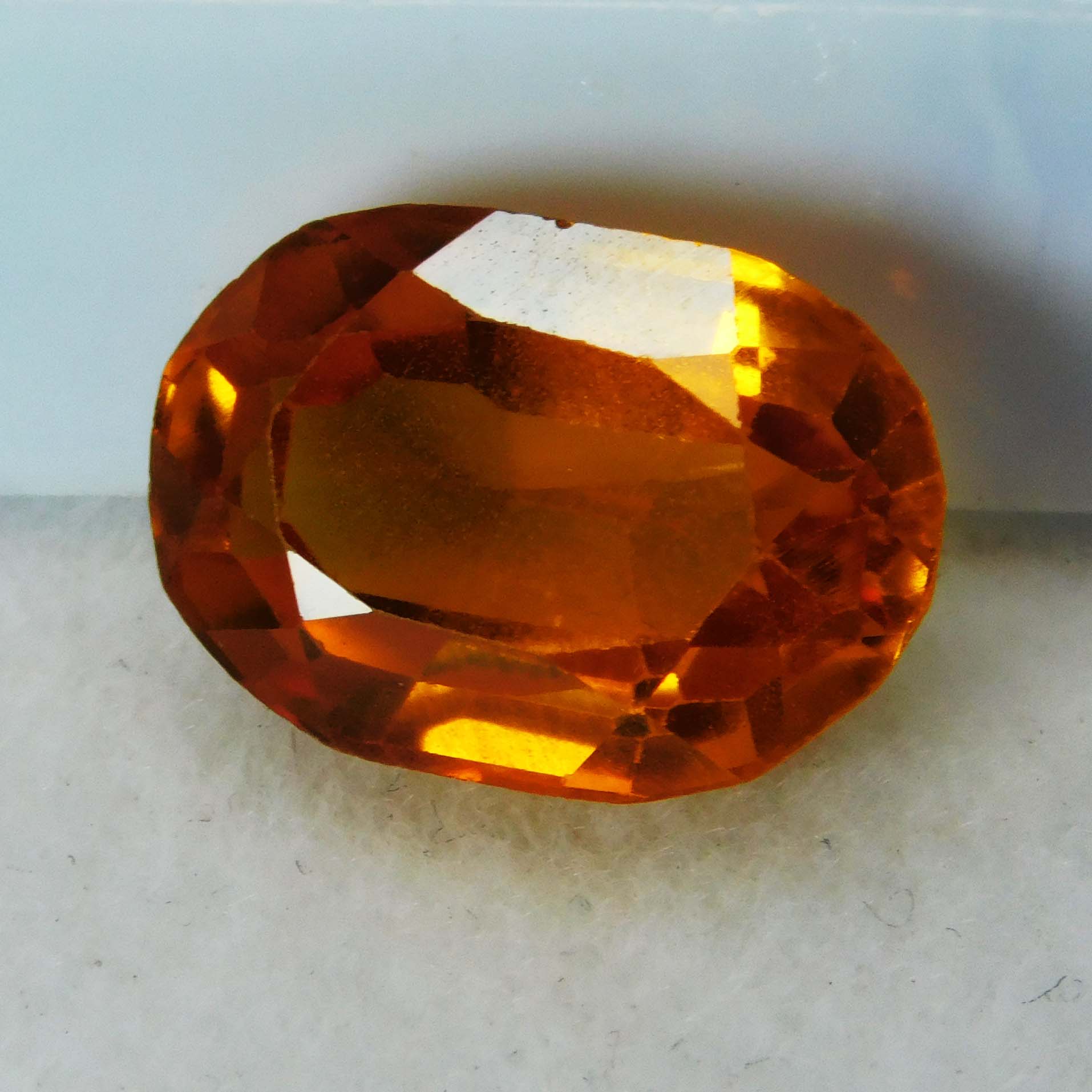

Natural 7.10 Ct Fire Orange Sapphire CERTIFIED Oval Cut Sparkling Loose Gemstone A-4182 12.5 mm approx помаранчевий