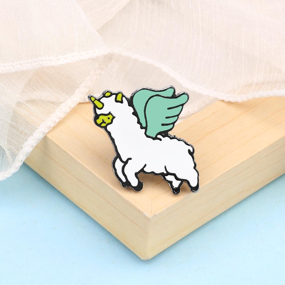 

Cartoon Animal Alpaca Brooch for Kids Girls Lovely Llama Sheep Lapel Pins Denim Backpack Shirts Collar Enamel Badge Jewelry Gift