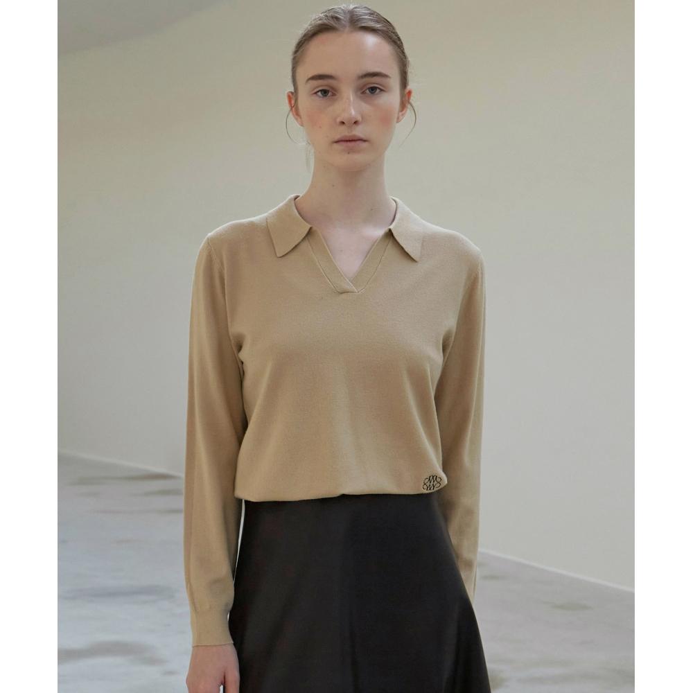 

NICKNICOLE OPEN COLLAR KNIT TOPBEIGE