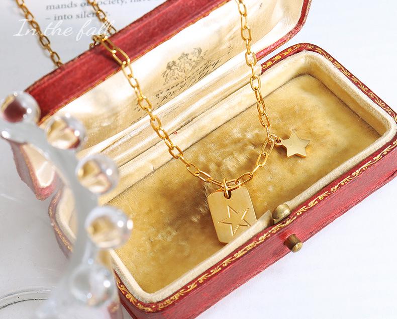 Five-Pointed Star Square Pendant Hoodie Necklace for Women – Titanium Steel Clavicle Chain with a Unique Christmas Design.