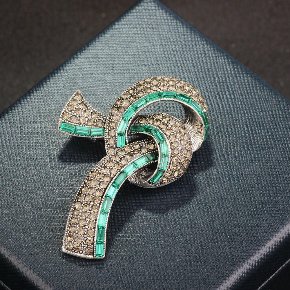 Elegancka niebieska korsaż do garnituru: Bauhinia Perła Broszka Pin zapobiegający ekspozycji dla kobiet