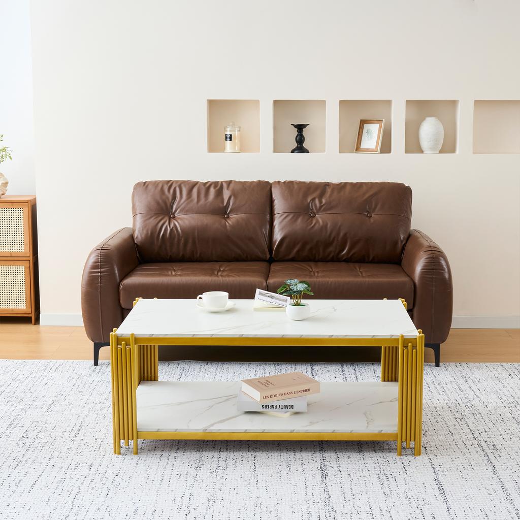 Rechteckiger Couchtisch mit Metallbeinen, Marmorierte Tischplatte, Moderne Wohnzimmermöbel, Weiß-Gold – H46/B1140/T64 cm