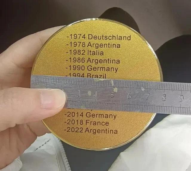 Trofej mistra světa Zlaté fotbalové řemeslo Fotbalový pohár Pryskyřice Suvenýry Šampion suvenýr maskot Dárky Kancelář Domácí dekorace