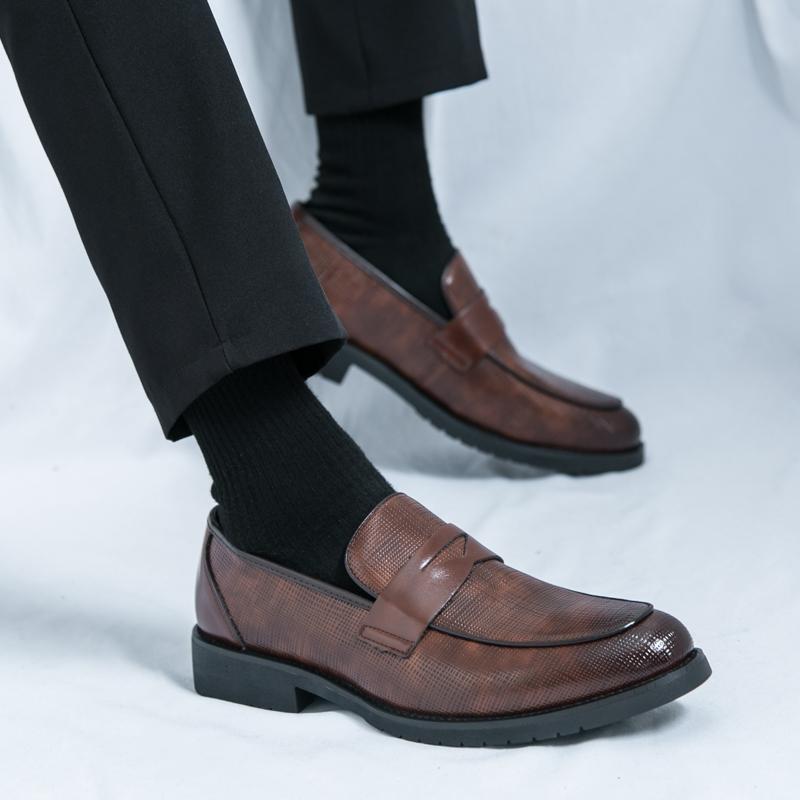 Mode Mode Leder Business Casual Schuhe Herren Bequeme Herren Slipper Leichtgewichtiger Fahrschuh Herren Dating Slipper Formelle Partyschuhe