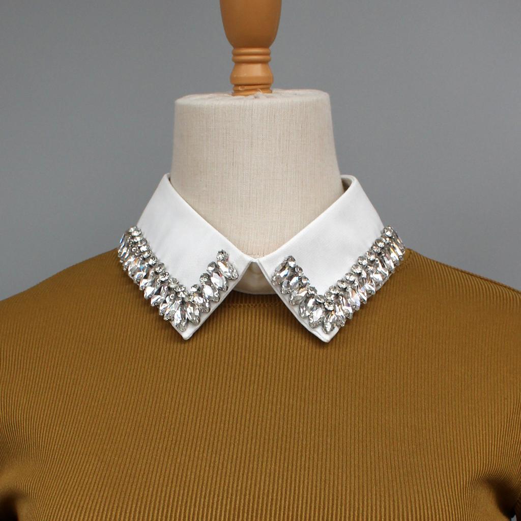 Retro Rhinestone False Collar. Luxurious Beaded and Shiny In Spring, Summer, Autumn and Winter. Handmade with Nailed Beads. Retr