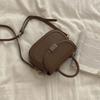IELGY retro portable simple fashion shoulder messenger bag