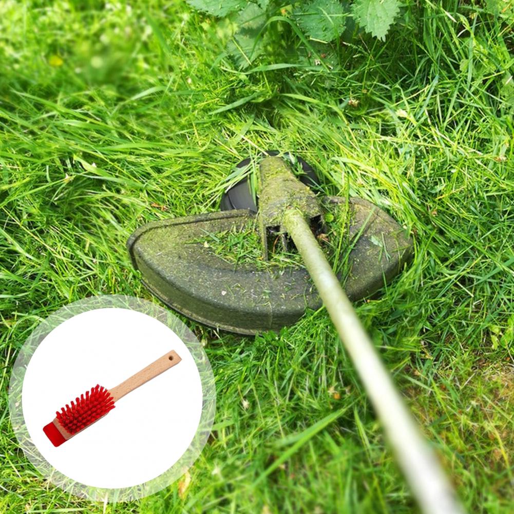 Kartáč na sekačku na trávu Kompaktní velikost Dřevěná rukojeť Čisticí kartáč Příslušenství k sekačce Kartáč Nástroj pro odstraňování nečistot a posekané trávy
