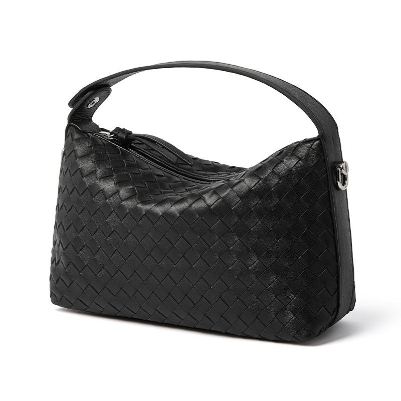 2025 New niche fashion diamond hand carry dumpling bag, shoulder messenger bag, genuine leather women s bag, sheepskin woven bag 23CM чёрный