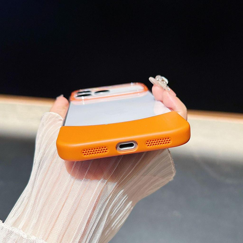 Creative Apple 17 ProMax iPhone16 Two-in-One Spliced Phone Case with Top/Bottom Inserts and iPhone14/15 Transparent Protection
