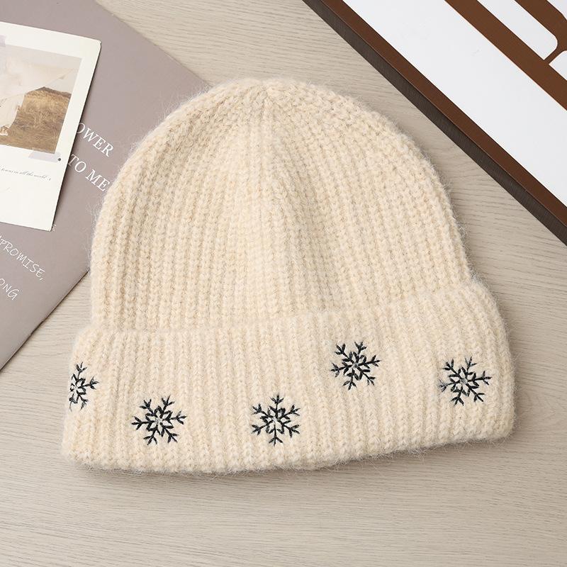 Winter Hat Women's Fashion Snowflake Embroidery Wool Hat Fleece Thickened Cold-proof Warm Knitted Hat