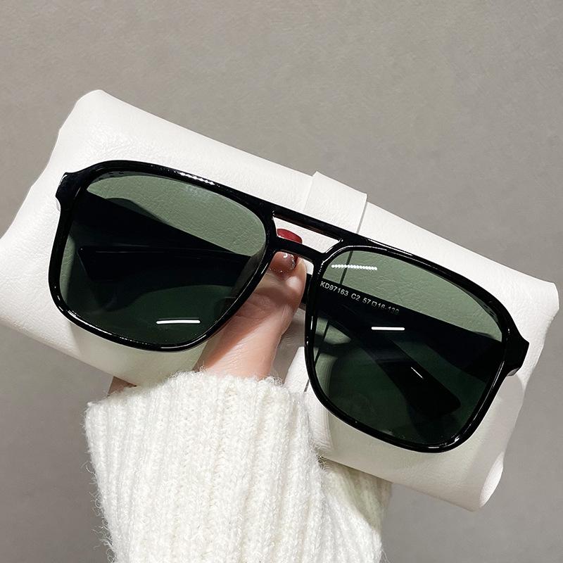 Neue Vintage Sonnenbrille Damen Herren Quadratischer PC-Rahmen Retro-Gläser Mode Designer Marke Sonnenbrillen für männlich weiblich