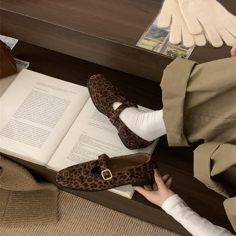 Korean Version of Retro T-shaped Flat-soled Loafers with Round Head for Women 2025 Autumn Versatile and Thin Mary Jane T-shaped Single Shoes for Women