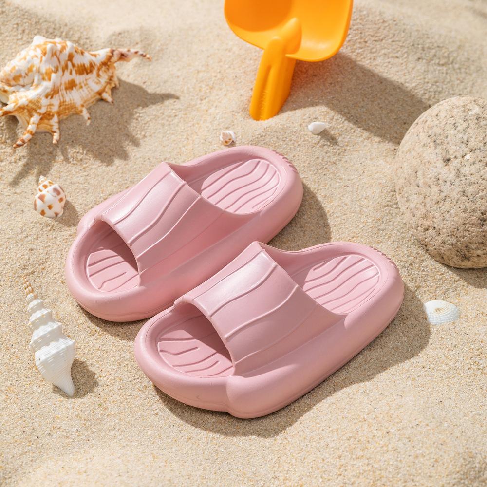 Summer Children's Slippers with A Thick Sole That Is Non Slip, Lightweight, Comfortable, and Fashionable. The Thick Sole Design Is Casual and Durable