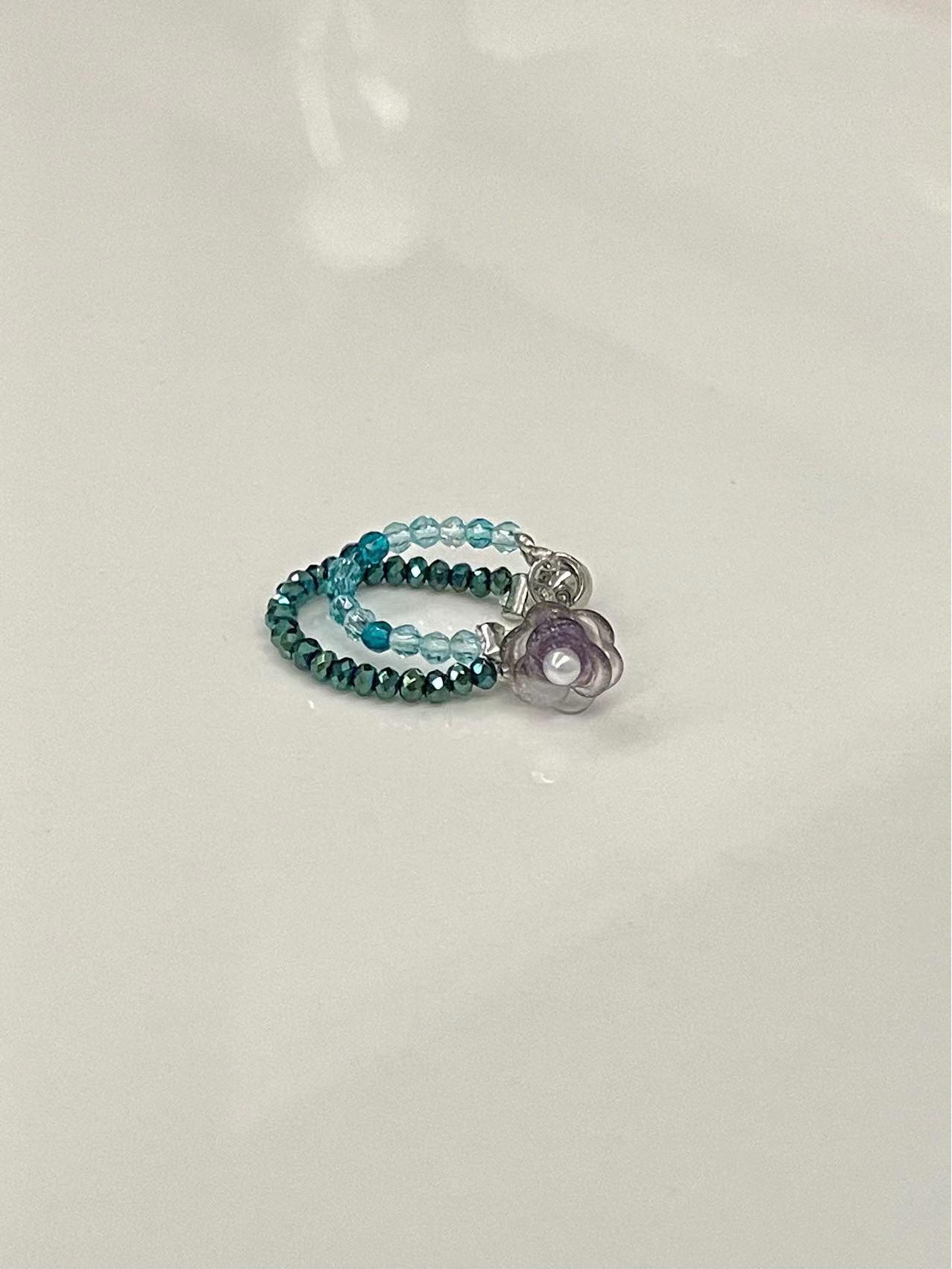 

Серьги-бантики в стиле ретро с оригинальным дизайном кохлеарных сережек и гвоздиками-косточками, встроенными в цепочку