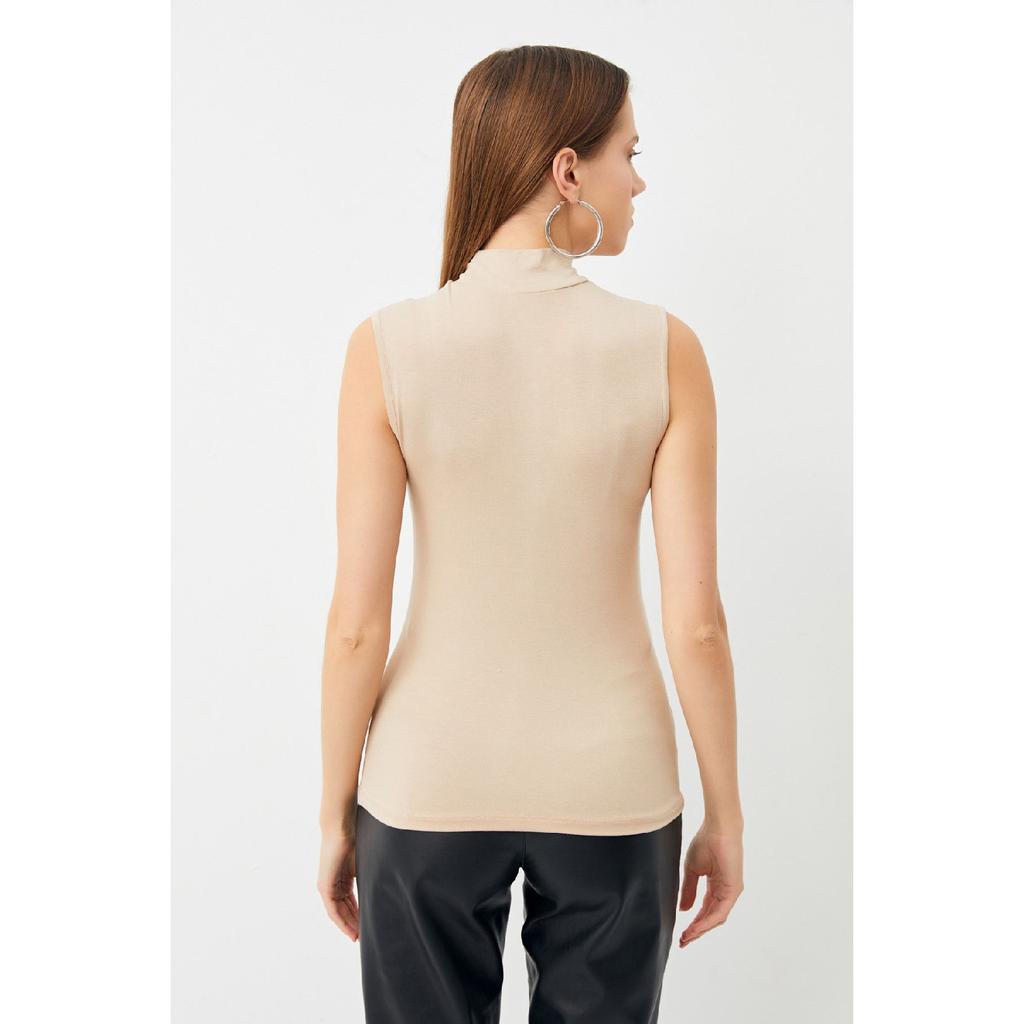 Dámské bílé tělo bez rukávů