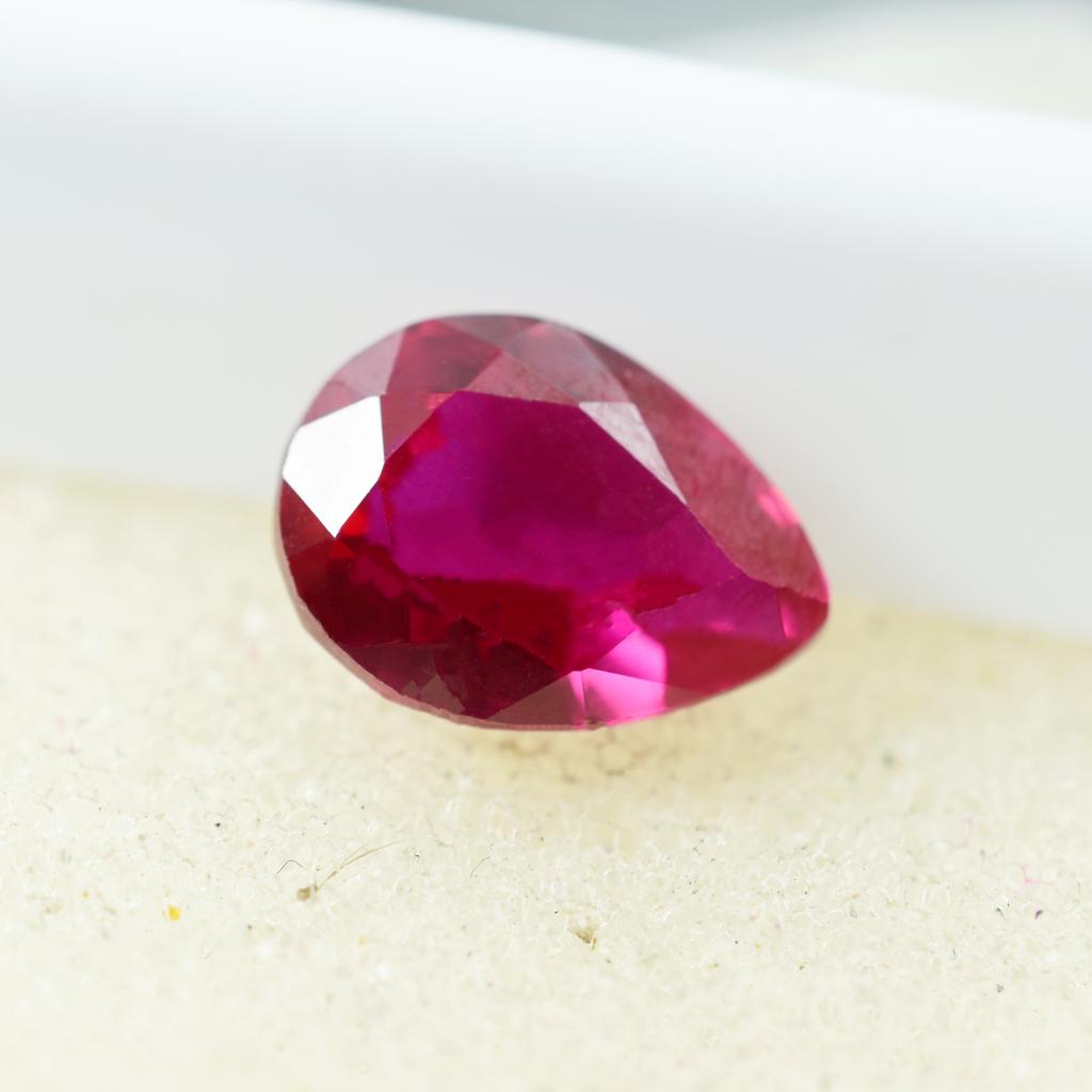 Ausgezeichneter Birnenschliff 3,70 Karat Natürlicher Rosa Rubin ZERTIFIZIERTER Loser Edelstein M-913-Ra