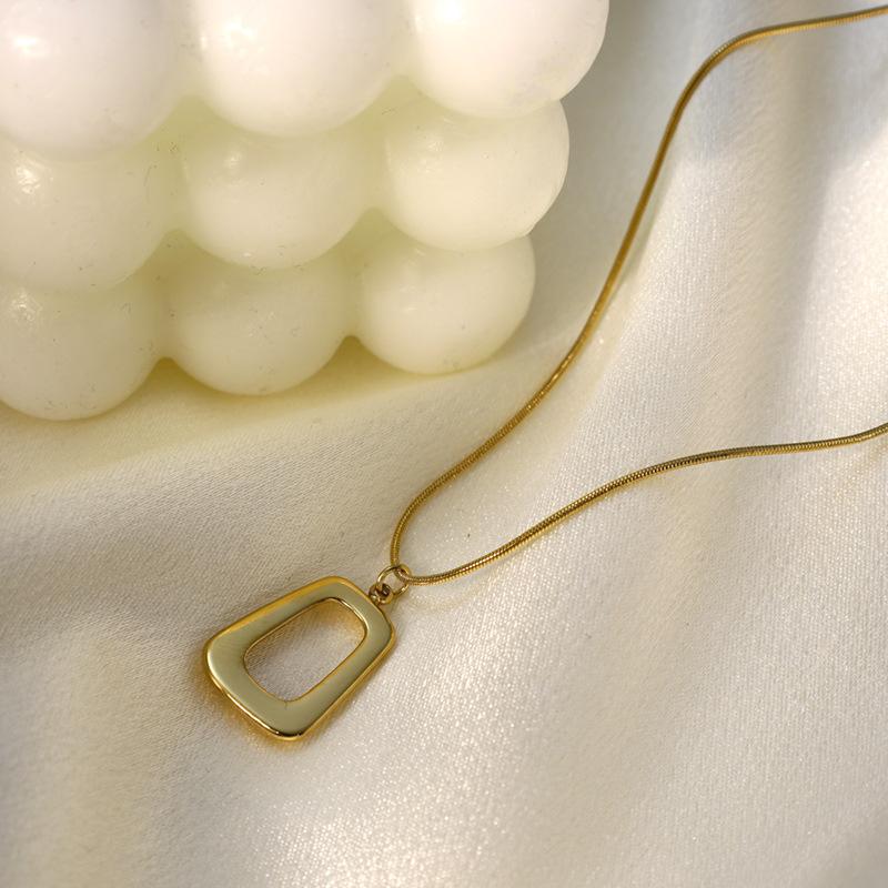 Light Luxury Simple Geometric Square Necklace Niche Design High-End Stainless Steel Jewelry Summer New Items