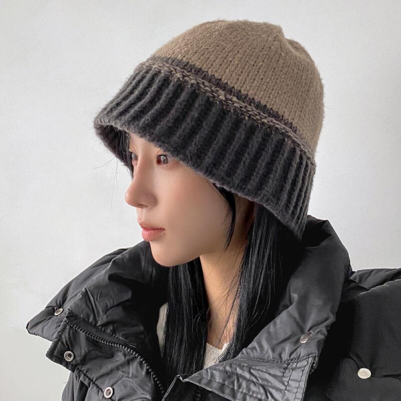 

Women s Winter Simple Color Combination Knit Hat C7509_Beige