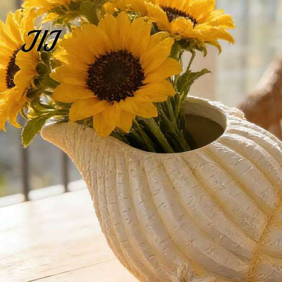 Marine Life Inspired Planter Seashell Conch Succulents Planter, Resin Ocean-Themed Flower Pot with Drainage Hole, Ocean Theme Room Accessories