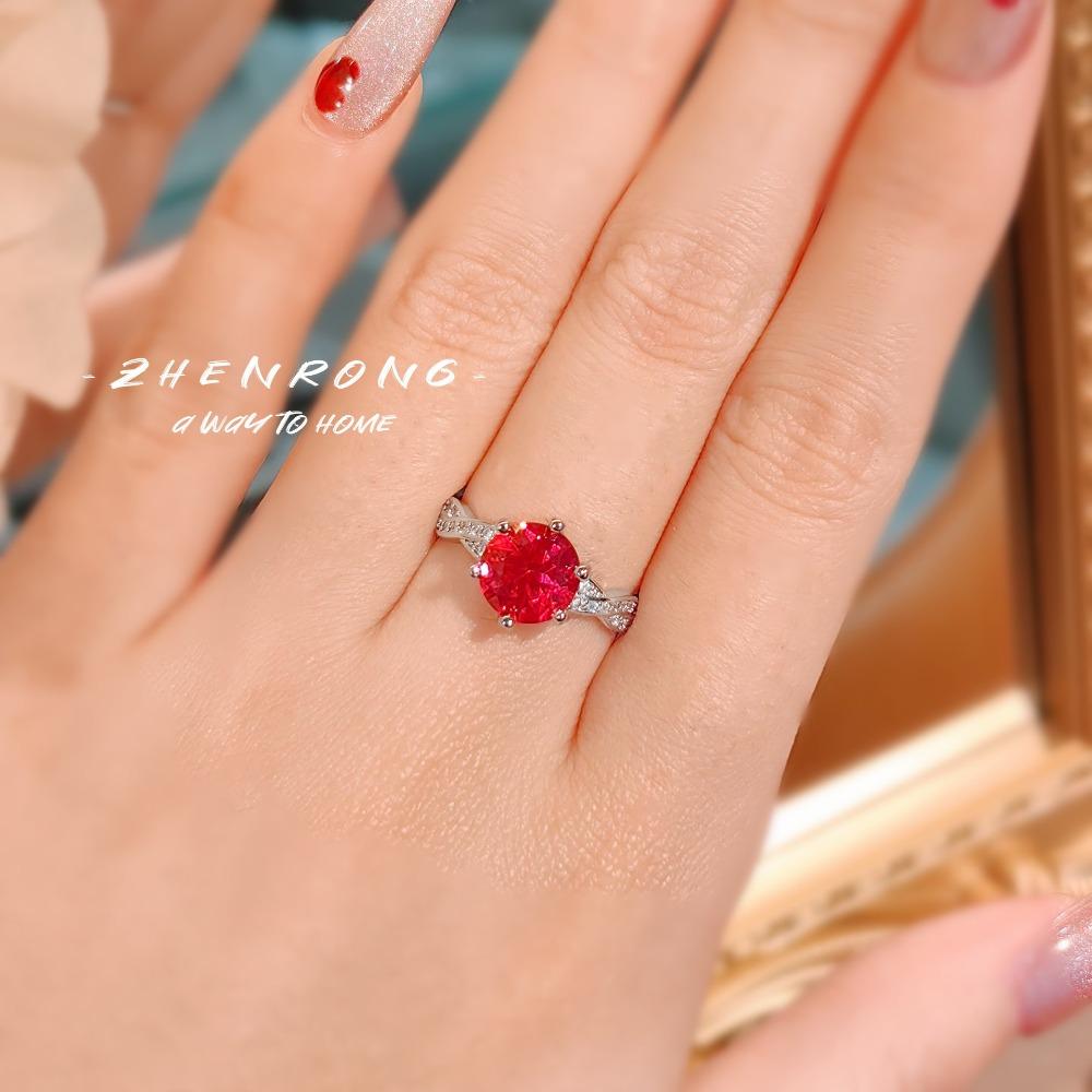 Luxury 2 Carat Red Gemstone Ring for Women Minimalist Red Carbon Diamond Wedding Band Stylish Finger Jewelry