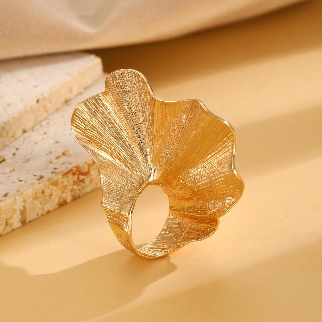 European & American Ginkgo Leaf Design Knuckle Ring: Irregular Pleated Alloy with Sweet, Cool Personality.