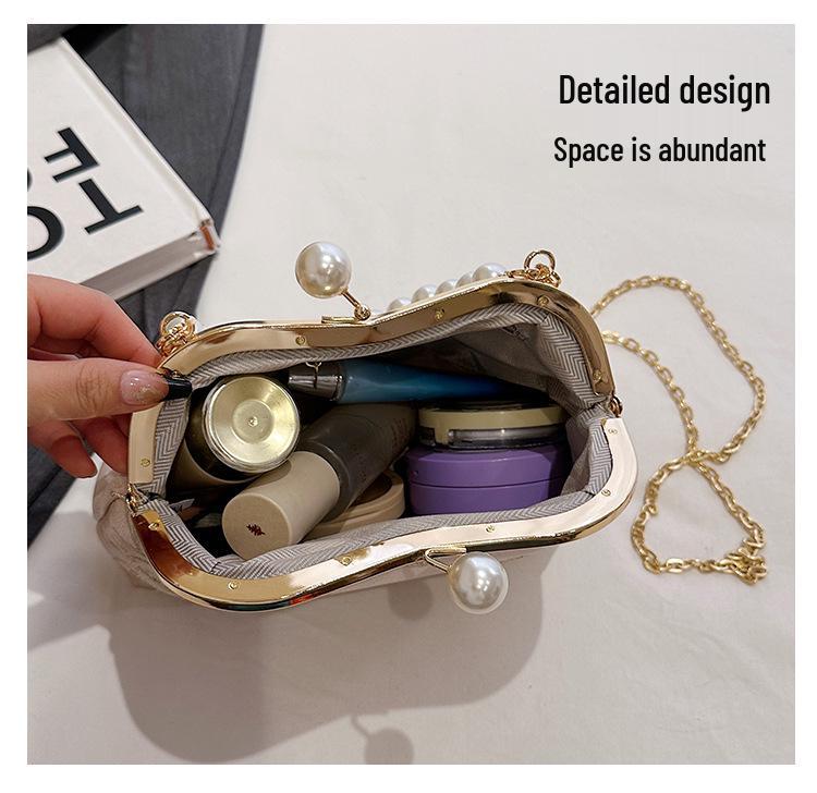 2026 Women's Crossbody Evening Bag with Chain Clasp - Textured Qipao Embroidery & Pearl Design