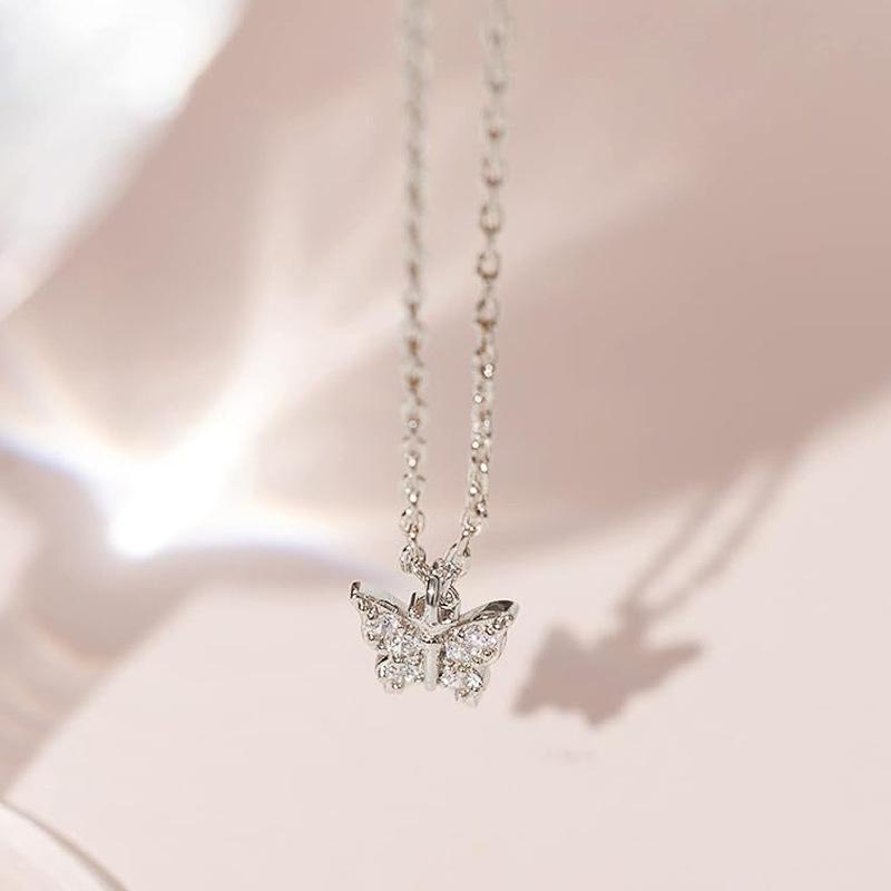 Ladies' Exquisite Butterfly Pendant Necklace, Embellished with Round Synthetic Zircon, Minimalist and Elegant Jewelry, A Gift for Her