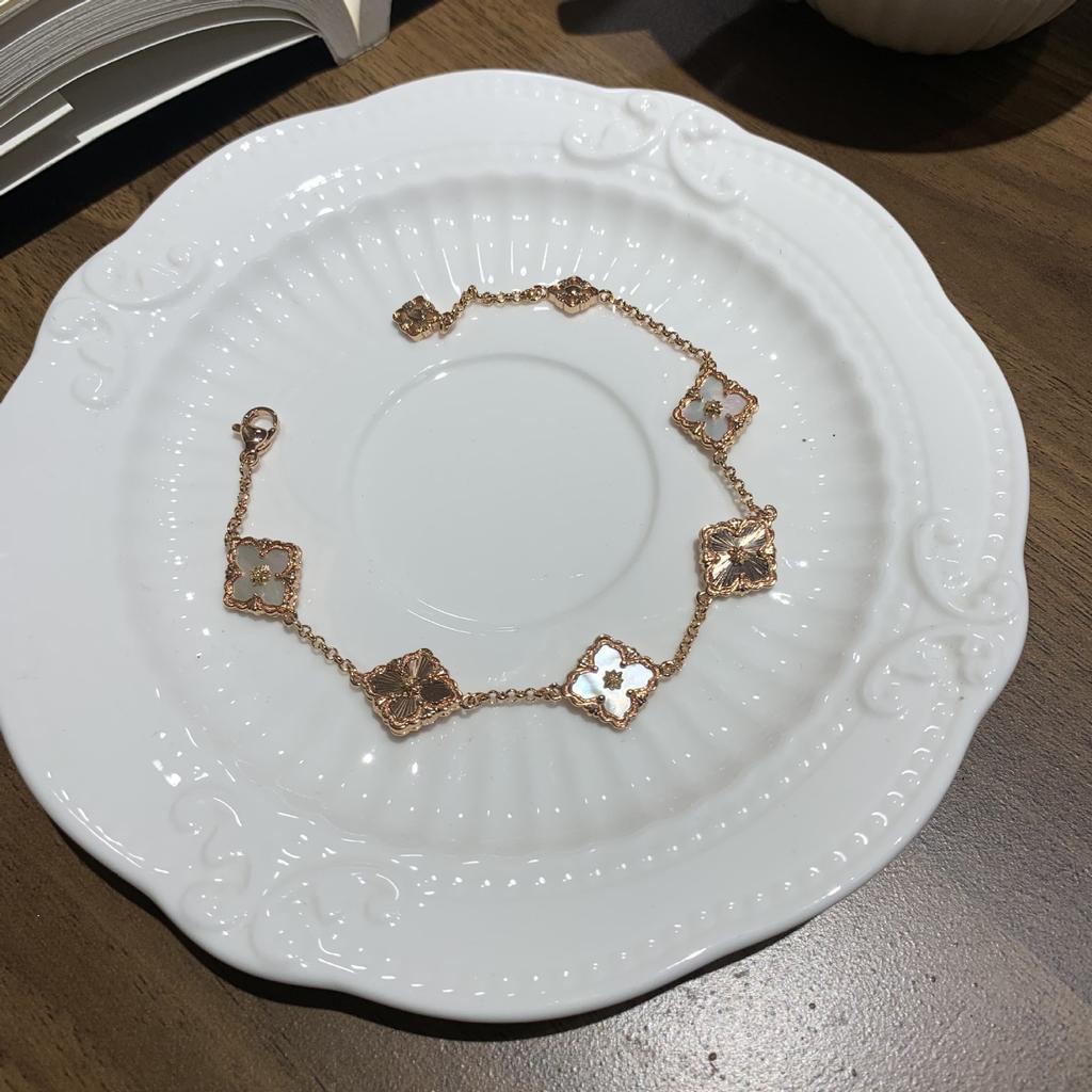 Buqi Latti Italienisch Gebürstet Mini Klein Vierblättriges Kleeblatt Fünfblättrig Laser Armband Damen Retro Hofstil