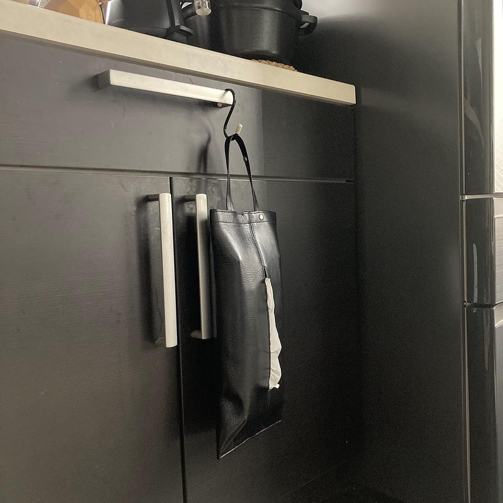 Roost Outdoors [Made with Genuine Leather] Genuine Leather Soft Leather Tissue Case, Black, Hanging/Wall Mountable, Car Accessory, Tissue Case, Tissue