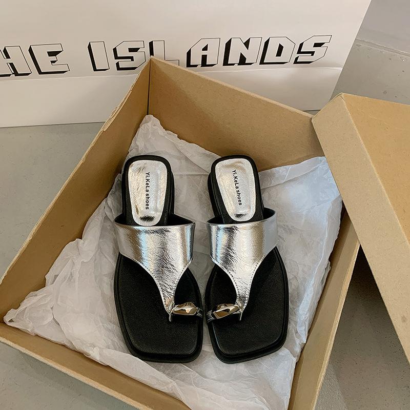 3606 fashionable versatile soft-soled personalized thick-soled flip-flops 2025 French set toe one-word beach shoes women's summer