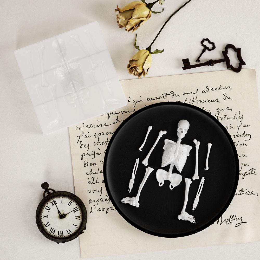 Poppy Halloween Skull Body Stand Silicone Mold for DIY Epoxy Resin and Plaster Ornaments