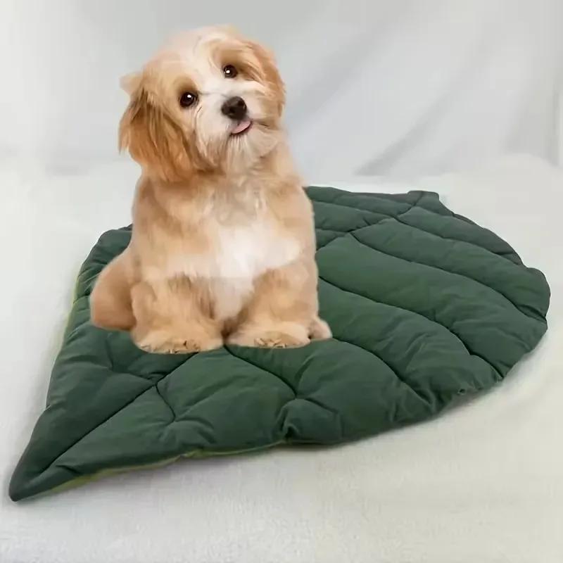 1/2PCS Leaf Shaped Pet Mat Washable Soft Non-Slip Sleeping Pad for Cats and Dogs Reversible Portable Travel Camping Pet Bed