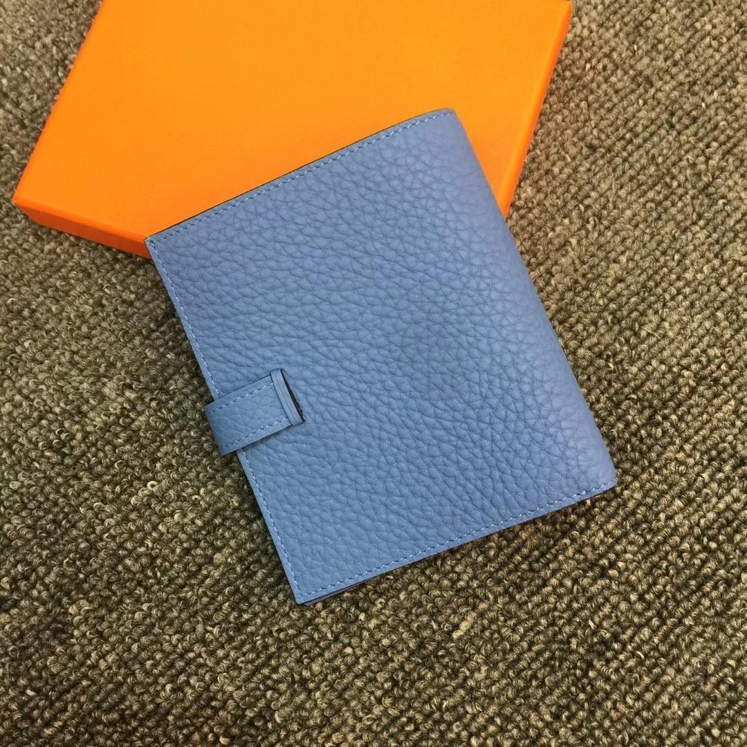 

Новый короткий кошелек из мягкой коровьей кожи для женщин с двойной пряжкой и маленьким ремешком для кошелька 12x2x10cm