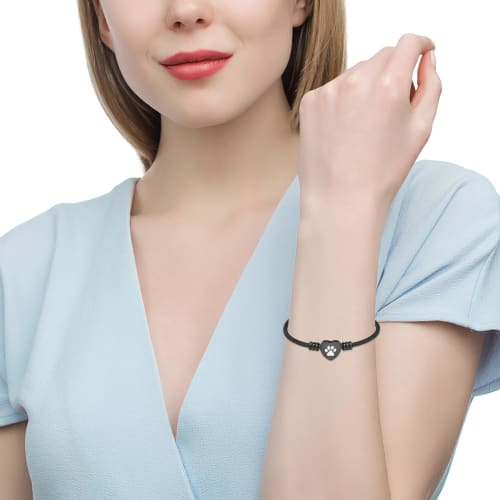 QGJNSGC Cremation Bracelet, Memorial Jewelry, Stainless Steel Pet Claw Heart-Shaped Urn Pendant Bracelet, Keepsake Gift for Family Funerals (B)