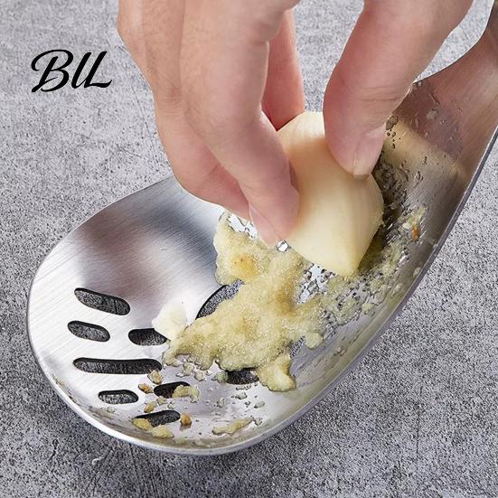 Non Slip Handle Cooking Spoon Stainless Steel Grinding Spoon, Multifunctional Kitchen Gadget, Garlic Ginger Heavy Duty Metal Utensil Mashing/Egg