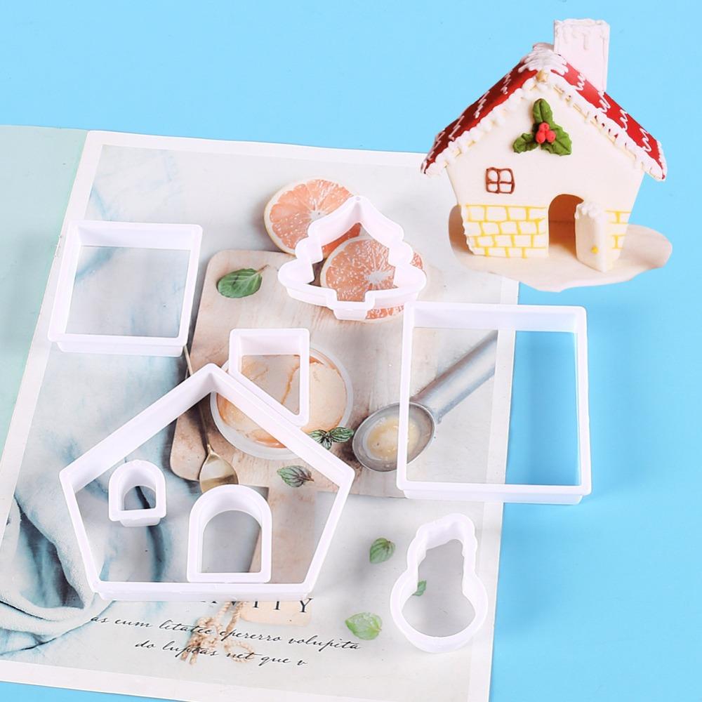8pcs/set 3D Cookie Cutter Set DIY Biscuit Mold Cartoon Plastic Gingerbread House Mould Chrismas