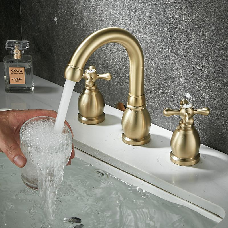 Luxury Brushed Gold Basin Faucet Brass Bathroom Faucet Widespread Antique Sink Faucets 3 Hole Hot Cold Sink Faucet Water Tap